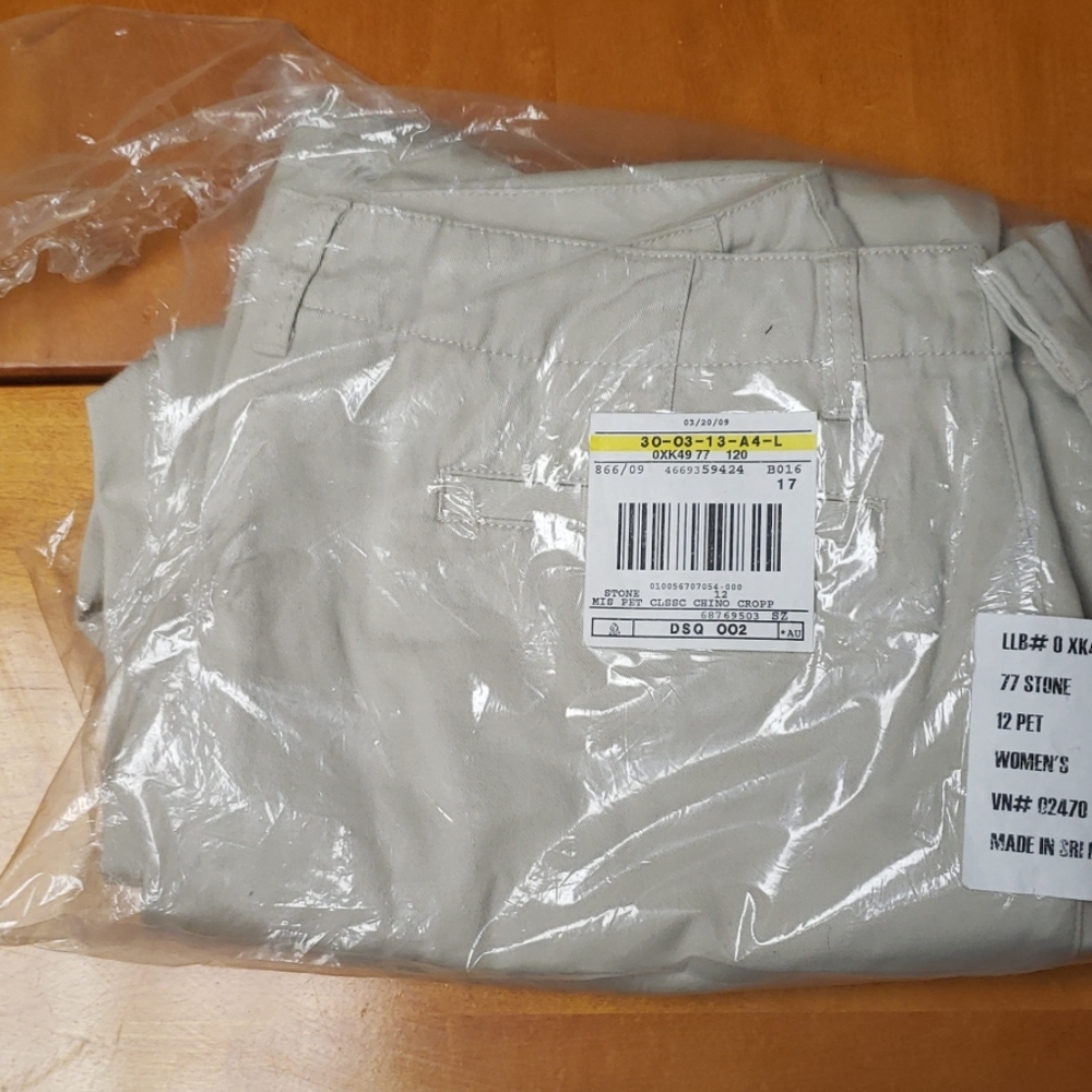 LL Bean Women's chinos Size 12 petite New